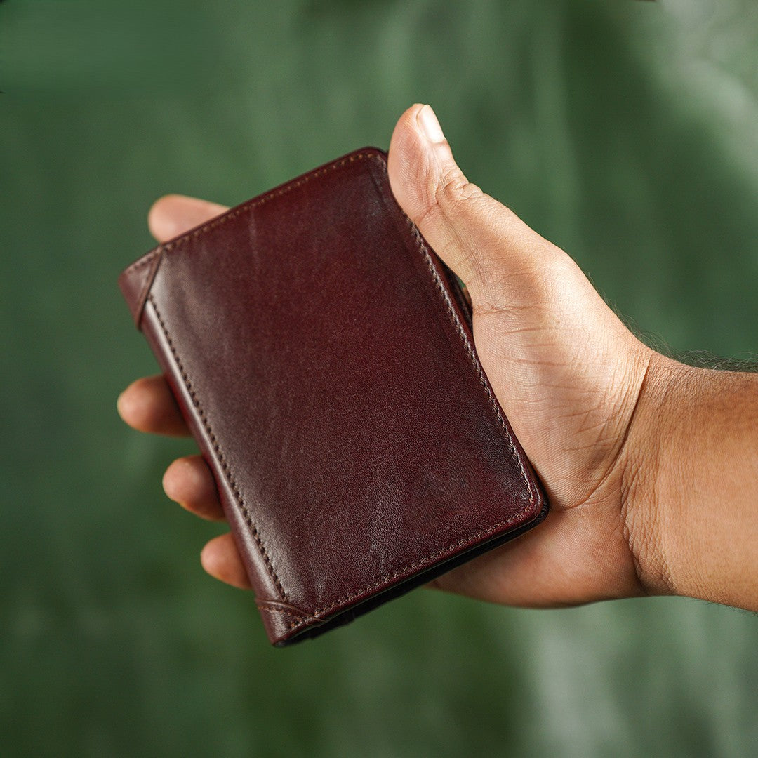 Agon Leather Short Wallet